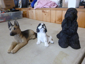 lot 35 image: 3 Dog Statues