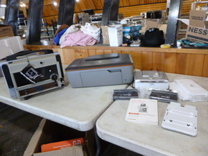 lot 36 image: Variety of Electronic Items