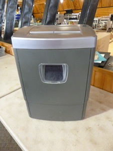 lot 40 image: Fellowes Paper Shredder