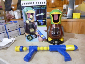 lot 42 image: Sharper Image Hungry Duck Target Feed Game