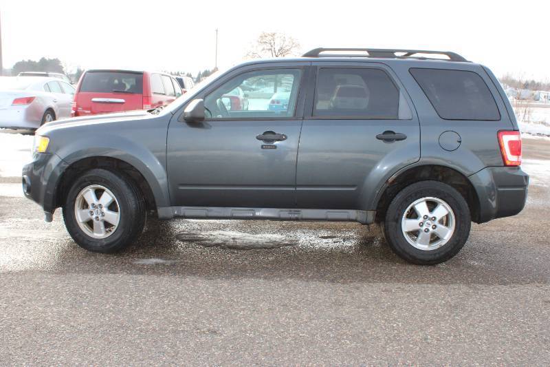 2009 Ford Escape XLT - 4x4 - 2 OWNER - JUST ADDED
