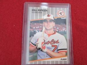 137. 1989 Fleer Bill Ripken Black B...