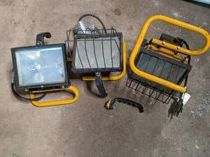 (3) Work Lights One Handle Detache...