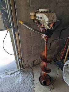 Eskimo gas powered ice auger