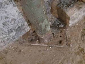 Metal support pole