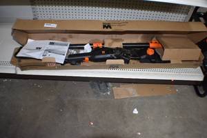 lot 40 image: Wen Electric Polesaw