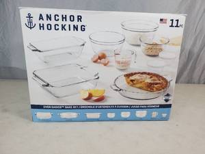 lot 12 image: New Anchor Hocking 11 Piece Bake Set
