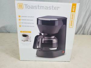 lot 52 image: New Toastmaster 5 Cup Coffee Maker
