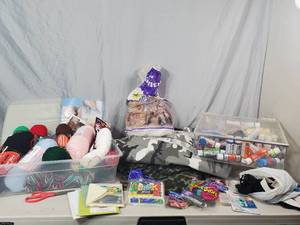 lot 73 image: Large Assortment of Craft Items