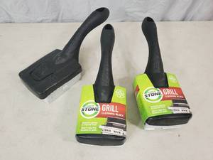 lot 76 image: 3 New Earth Stone Grill Cleaning Blocks