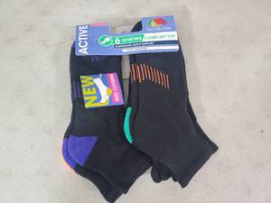 lot 113 image: New 6 Pack Fruit of The Loom Womens Ankle Socks