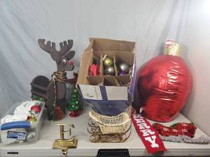 lot 136 image: Large Lot of Christmas   Holiday Items