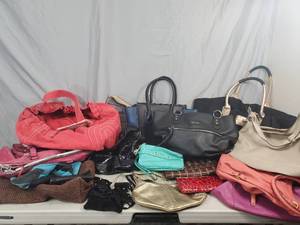 lot 151 image: Large Assortment of Purses, Bags, Wallets