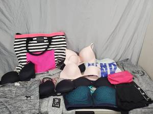 lot 160 image: Victorias Secret Lot
