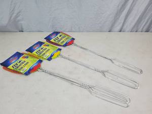 lot 171 image: 6 New Fly Swatters