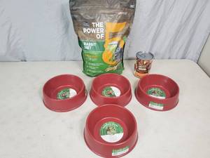 lot 173 image: New Bamboo Pet Bowls, Rabbit Feed, Dog Food