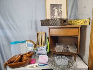 lot 177 image: Home Decor and More