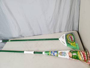 lot 190 image: New Libman Broom and Mop