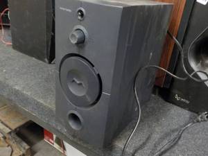 lot 63 image: HarmanKardon speaker...