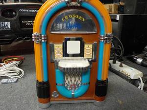 lot 69 image: Crosley Duke Juke Box untested...
