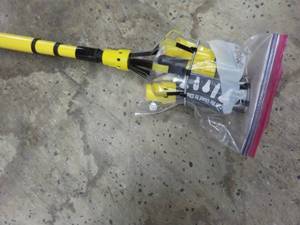 lot 71 image: Pole for Changing Lightbulbs...