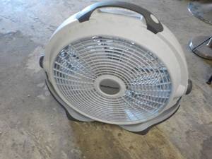 lot 84 image: Wind Machine Fan- tested and works...