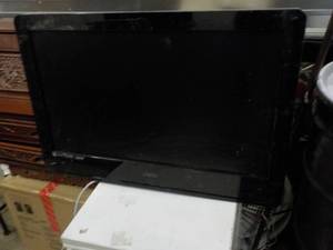 lot 97 image: 22 Vizio...