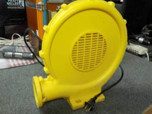 lot 119 image: Electric Blower- tested and works...