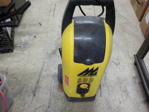 lot 122 image: McCulloch Pressure Washer- powers o...