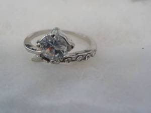 lot 17 image: Cubic Zirconia Ring with Rhinestone...