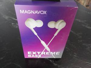 lot 22 image: Magnavox Extreme Bass B Earbuds wit...