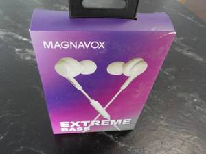 lot 24 image: Magnavox Extreme Bass B Earbuds wit...