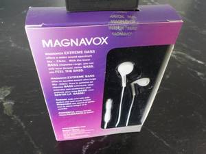 lot 25 image: Magnavox Extreme Bass B Earbuds wit...
