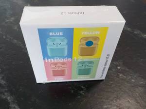 lot 31 image: i12 TWS Wireless Bluetooth Earbuds ...