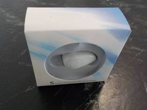 lot 38 image: Mini Wireless Bluetooth 4.0 Earphon...