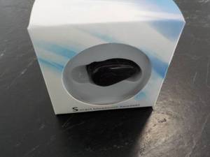 lot 40 image: Mini Wireless Bluetooth 4.0 Earphon...
