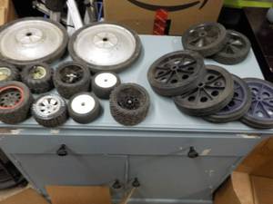 lot 138 image: Wheels...