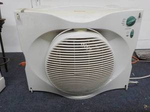 lot 155 image: Honeywell Fan powers on...