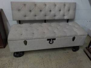 lot 167 image: Bench on Wheels with Storage 47 x 1...