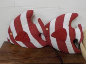 lot 171 image: Pillows, Cushions and throw...