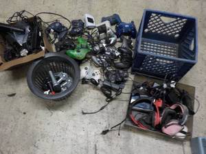lot 185 image: Game Controls, Microphones, Headpho...