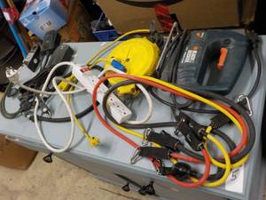 lot 192 image: Bungee Cords, Black and Decker unte...