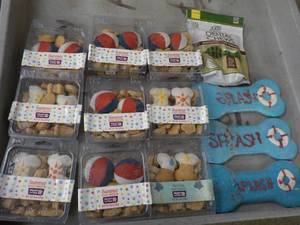 lot 231 image: Dog Treats and Chews...