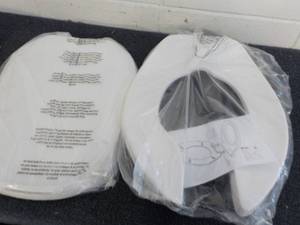 lot 274 image: 2 Toilet Seats...