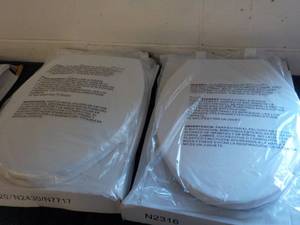 lot 276 image: 2 Toilet Seats...