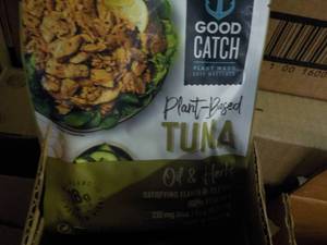 lot 293 image: 12 Pkgs Good Catch Plant Based Tuna...