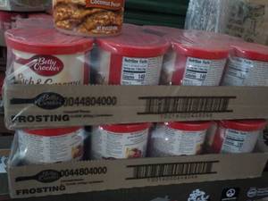 lot 383 image: 2 - 8 packs Betty Crocker Coconut P...