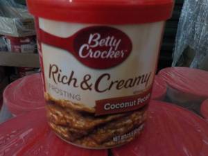 lot 384 image: 2 - 8 packs Betty Crocker Coconut P...