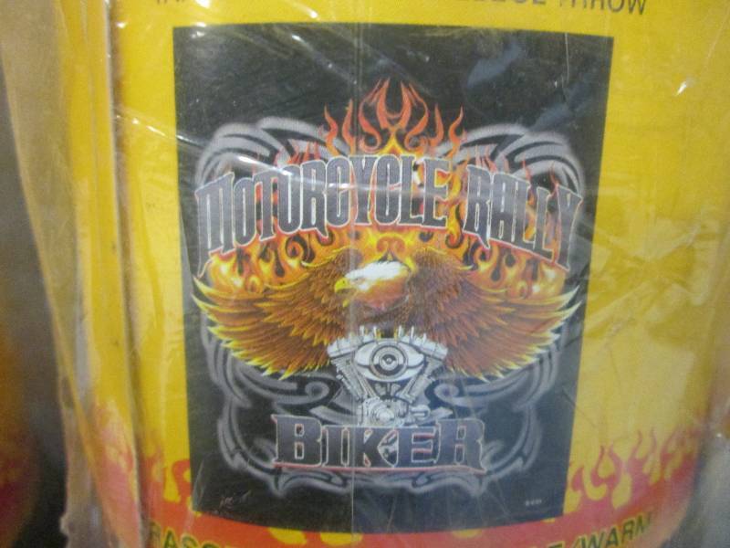 (EW5) Lot of 6 Fleece Throws New...