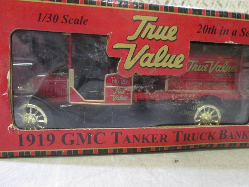 (F-0) Ertl 130 Scale 1919 GMC Tank...